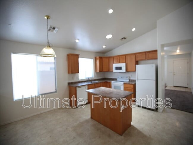 Building Photo - 5921 S 249th Dr