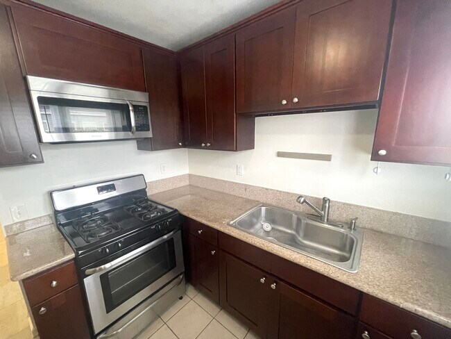 Primary Photo - 4311 E Ocean Blvd