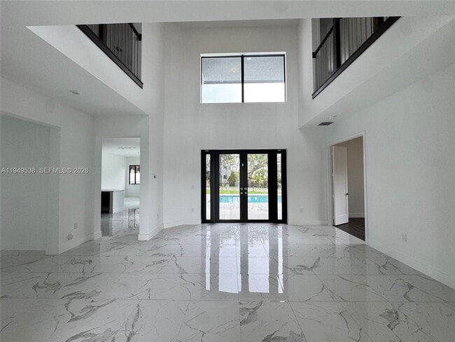 Building Photo - 19670 NE 14th Ct