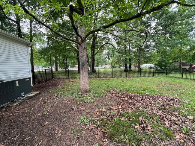 Building Photo - Cedar Lane