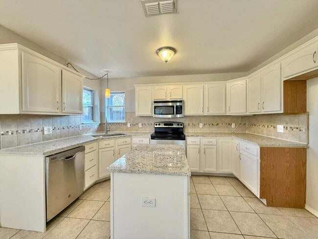 Building Photo - Stunning 4 Bedroom in Tyler! Available in WISD! Almost Ready!