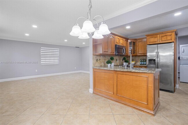 Building Photo - 3240 SW 69th Ave