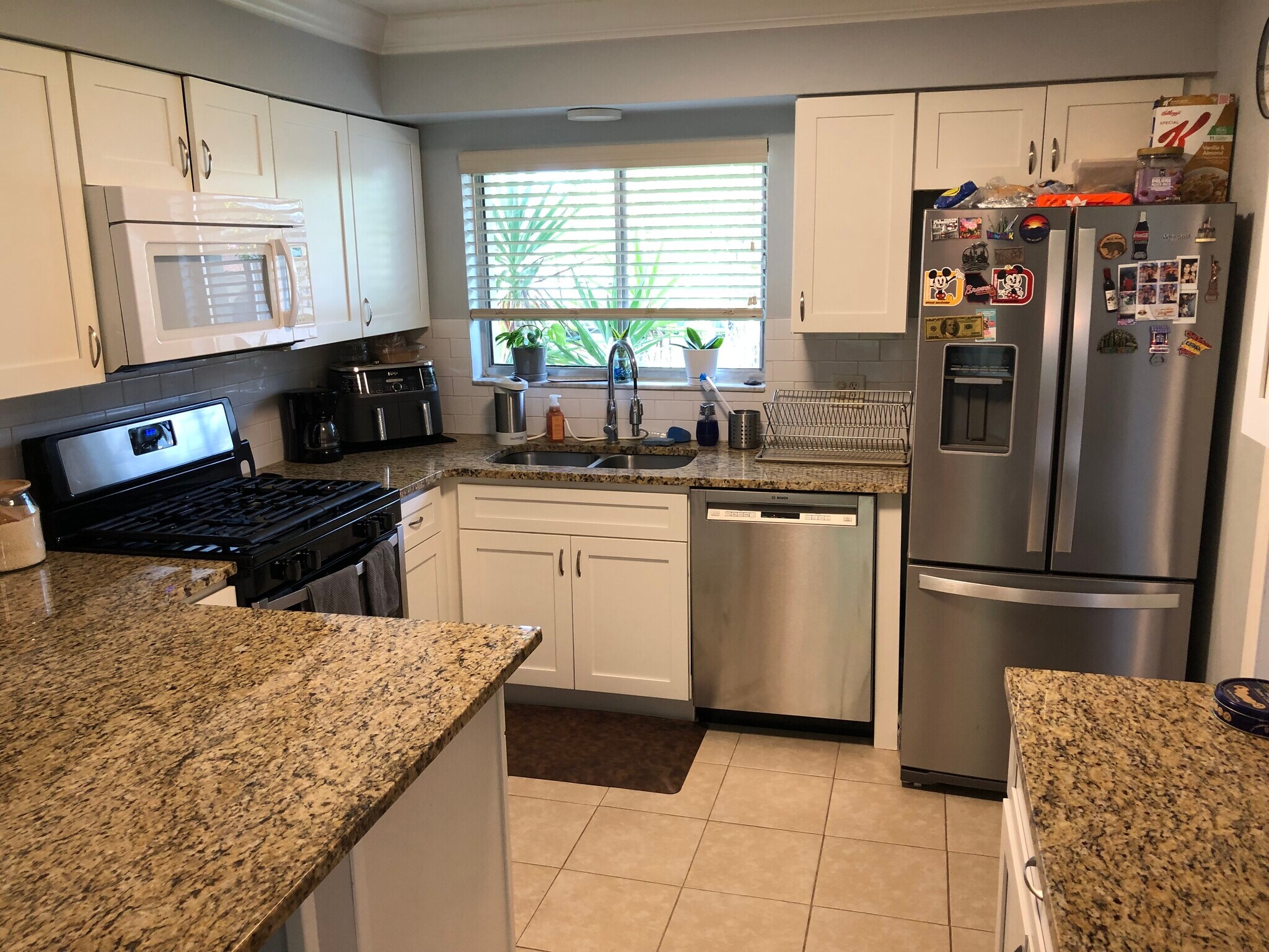 Kitchen - 5643 Minute Man Ct