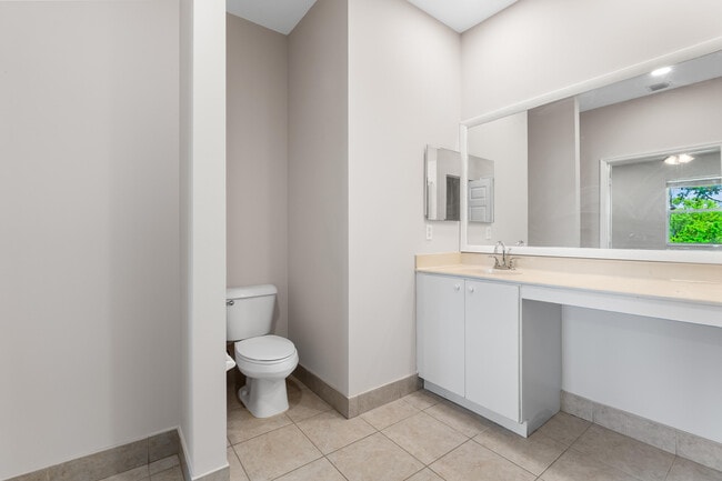 Building Photo - 3051 Grandiflora Dr