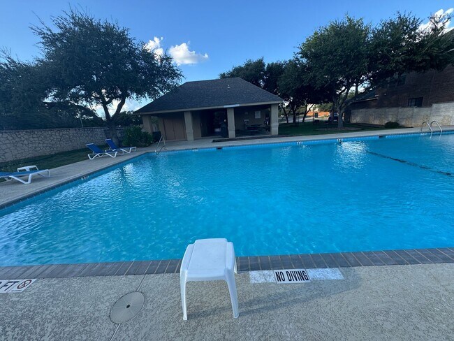 Building Photo - GATED COMMUNITY  |  STONE OAK  |  4 BEDROOMS + HUGE LOFT  |  SMALL LOFT/NURSERY/OFFICE/  |  EXCEL...