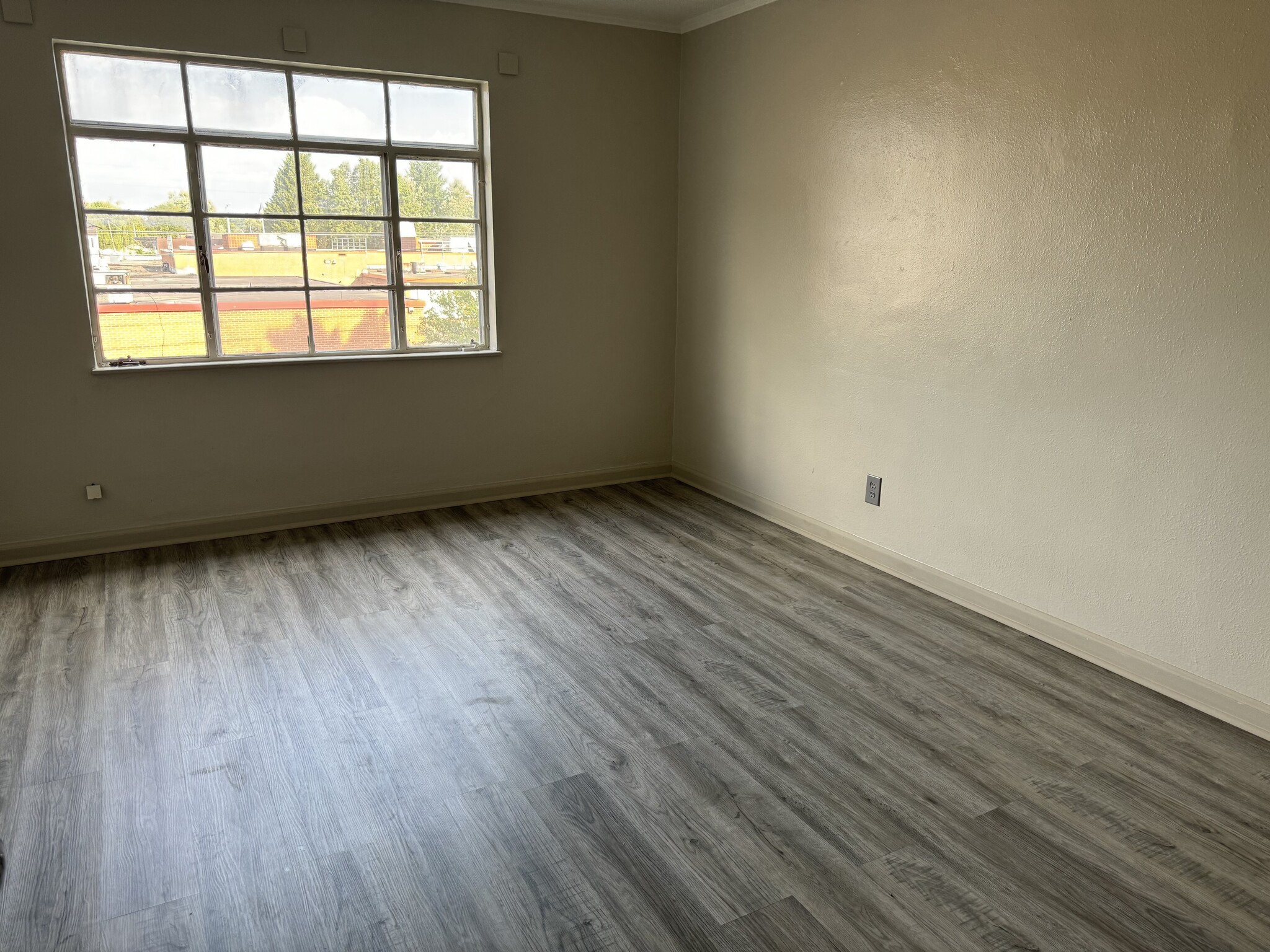 Building Photo - 2409 Myers Ave