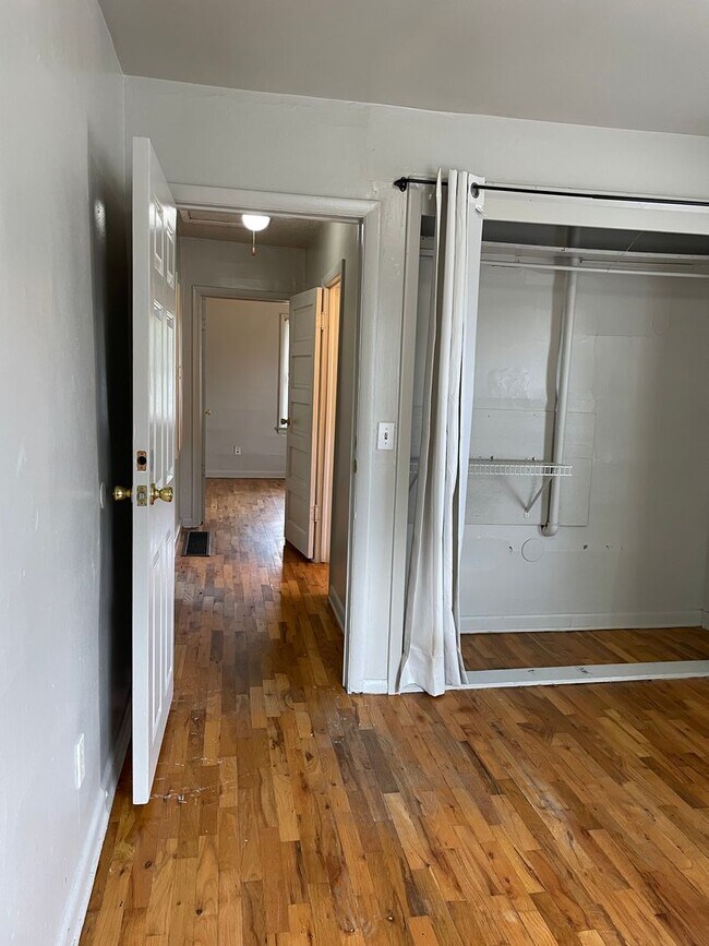 Building Photo - 4 Bed 2 Bath Old Town Fort Collins Home on Corner Lot