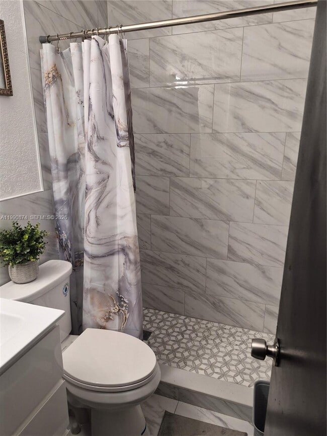 Building Photo - 6117 SW 31st St