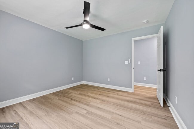 Building Photo - 3266 W Manor Ln SW