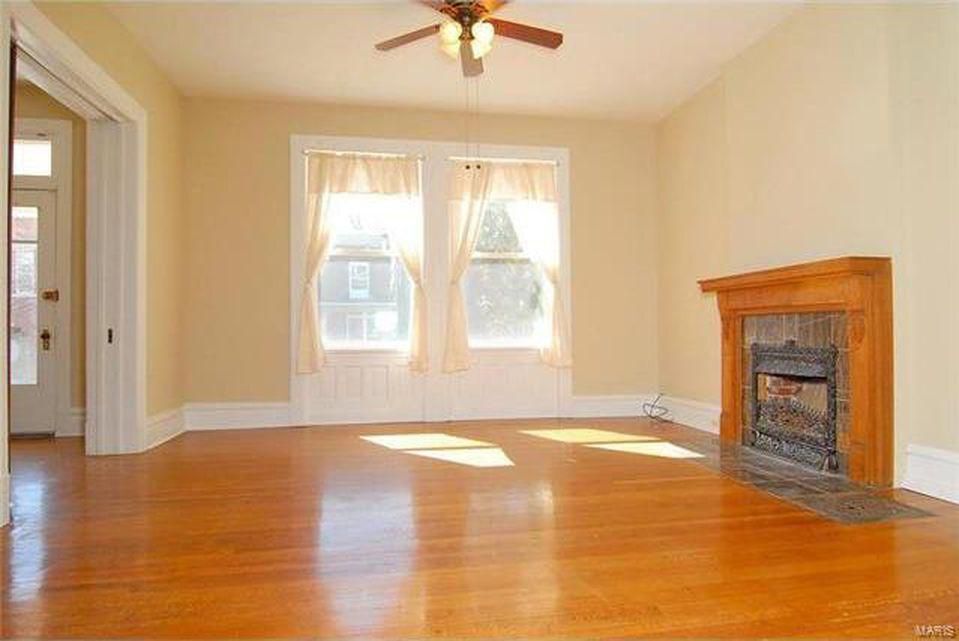 Front living room window, fireplace - 2707 Ann Ave