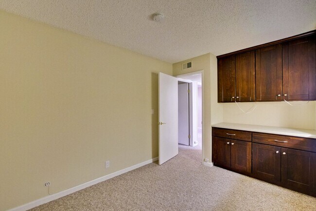 Building Photo - Sunnyvale Gem with Sleek Finishes & Though...