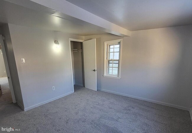 Building Photo - 4 W 2nd St