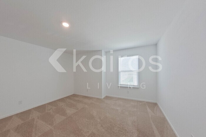 Building Photo - 950 Shady Brk