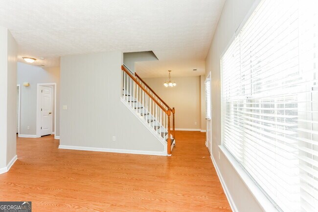 Building Photo - 7470 Royale Ct