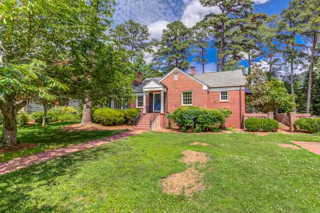 Building Photo - 1216 Duplin Rd