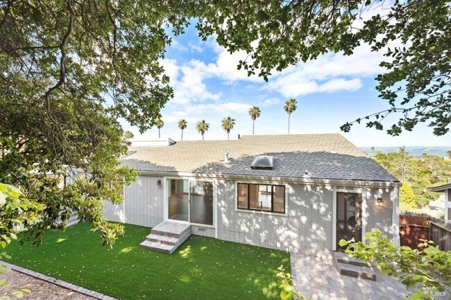 Building Photo - 31 Antilles Way