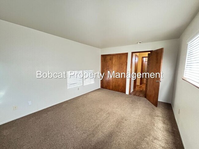 Building Photo - 1516 South Ct