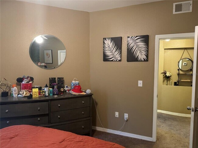 Building Photo - 1101 Vintage Village Ln