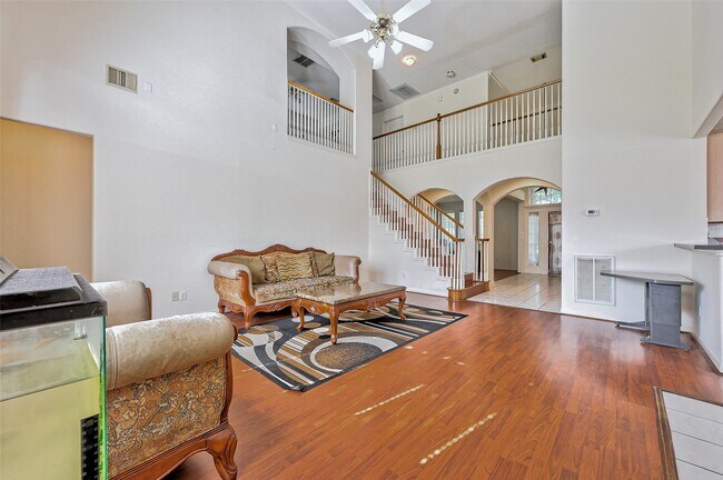 Building Photo - 6806 Rhodes Ct