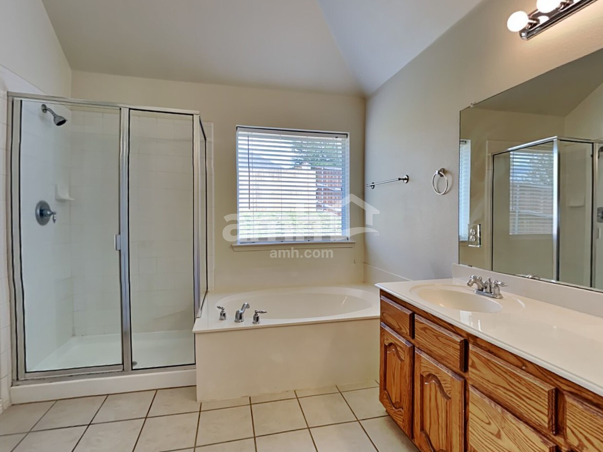 Building Photo - 1385 Tanglevine Dr