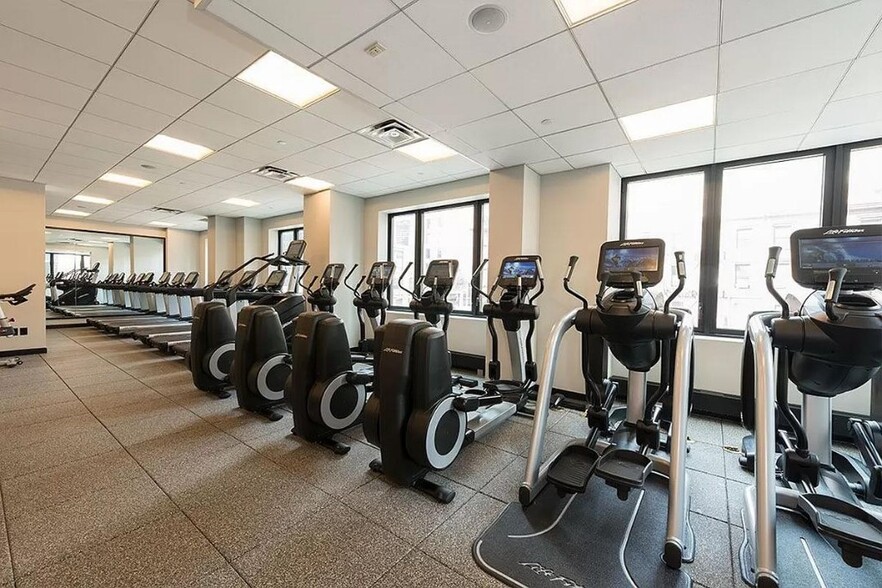 Building Photo - 55 W 25th St