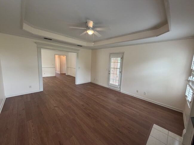 Building Photo - 1702 Thomas Ct