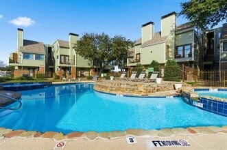 Building Photo - 3101 Sondra Dr