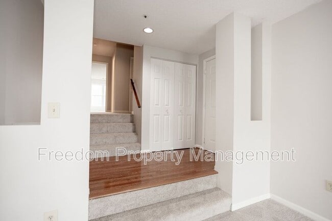 Building Photo - 279 S Pickett St