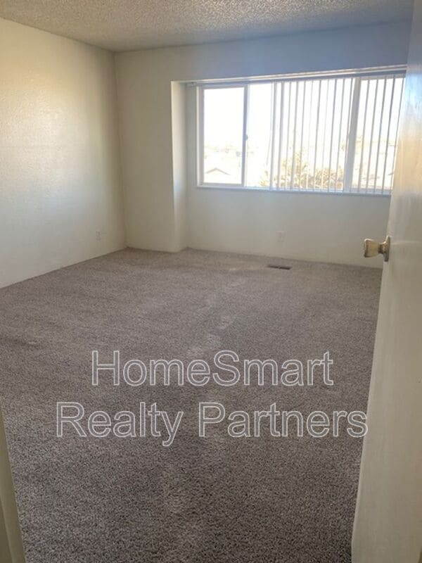 Building Photo - 112 Skyline Dr