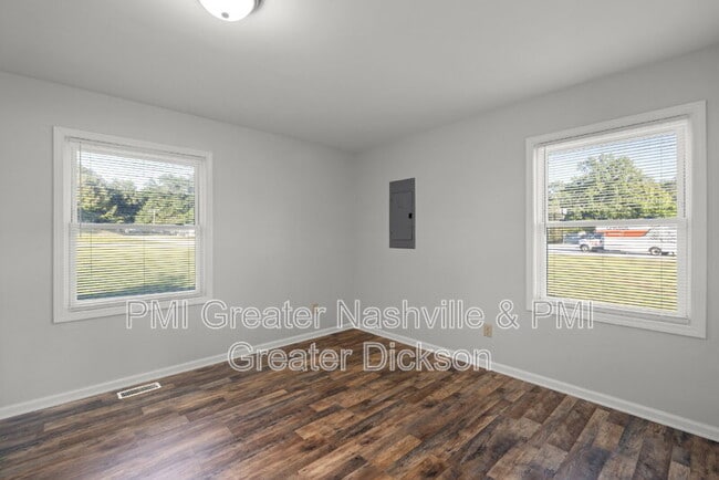 Building Photo - 8119 Vaughn Cir