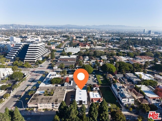 Building Photo - 4014 La Salle Ave