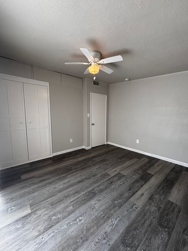 Building Photo - APPLY AT WWW.CVHOMES.COM