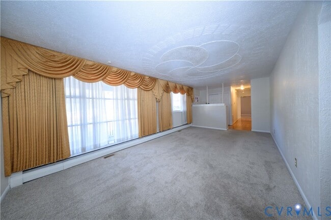 Building Photo - 209 Poe St