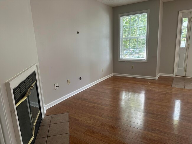 Building Photo - 581 Rhodora Ridge