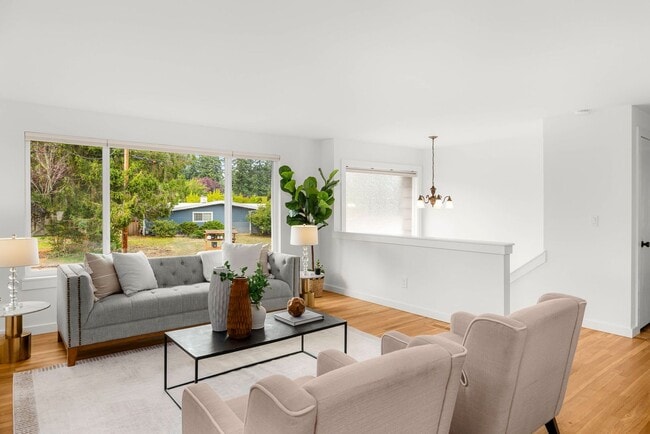Building Photo - 5bd/3.5ba Bellevue Home