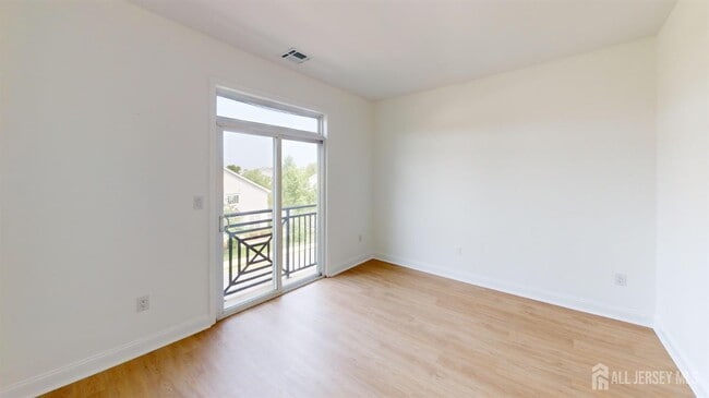 Building Photo - 6404 Fernandez Ct