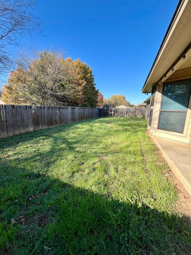 Building Photo - Four bedroom home located in prime neighbo...