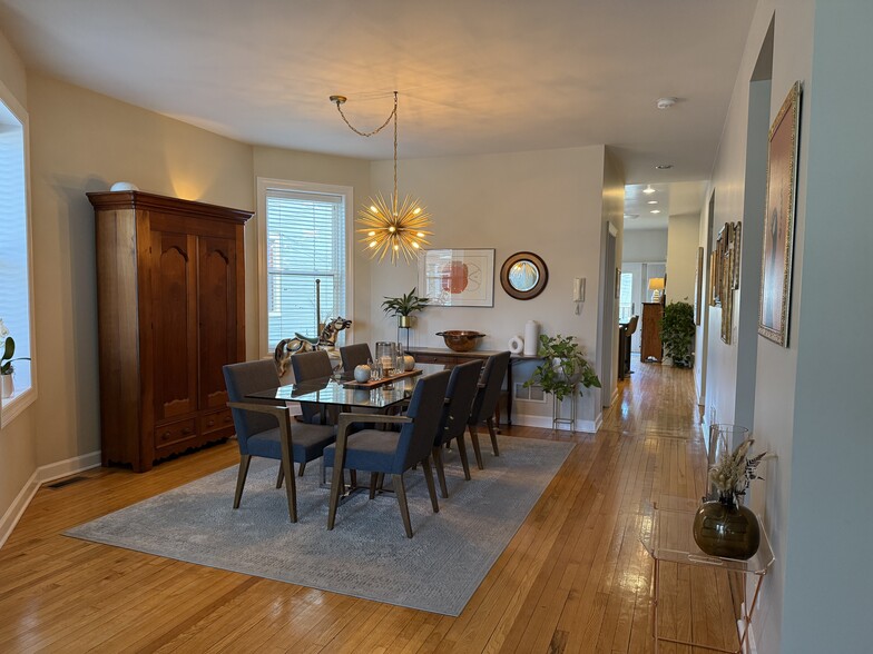 Building Photo - 4108 Maplewood N Ave