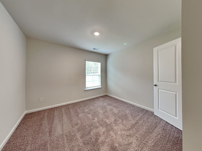 Building Photo - 274 Bent Holly Dr