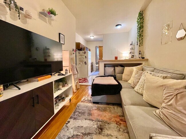 Building Photo - 707 Adams St