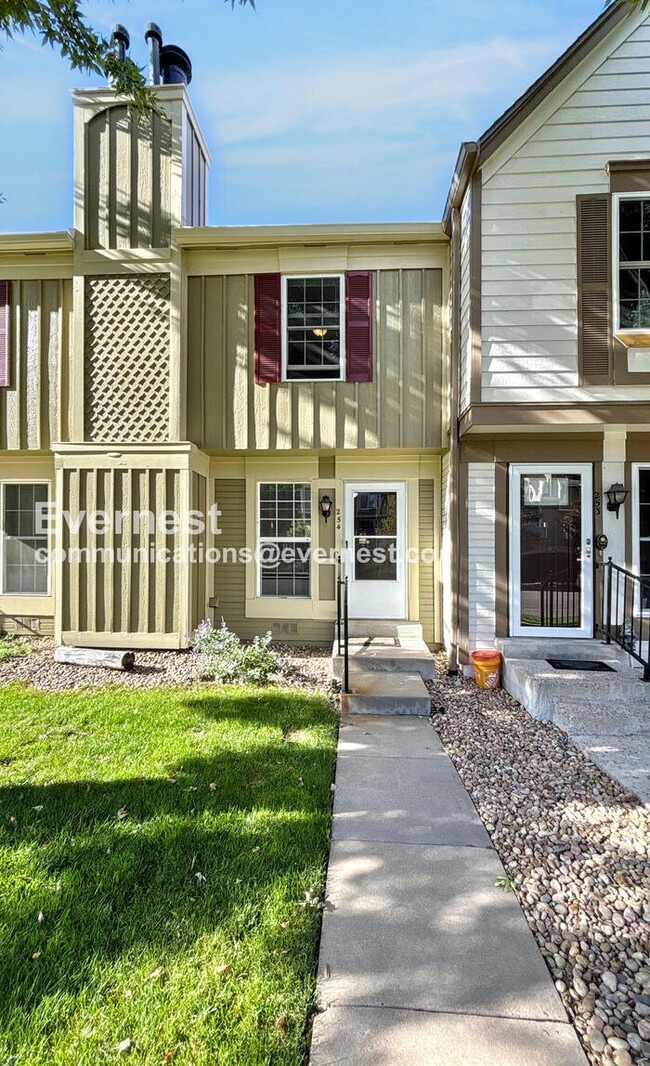 Building Photo - 1811 S Quebec Way