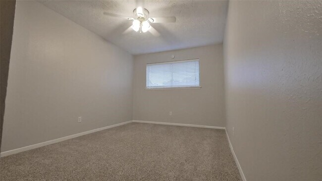 Building Photo - 21318 Park Brook Dr