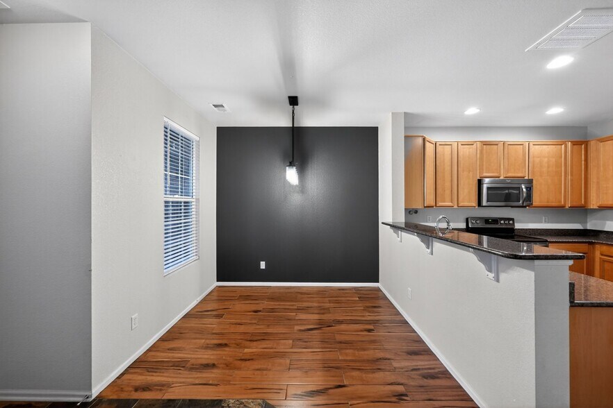 Building Photo - 12743 Leyden St