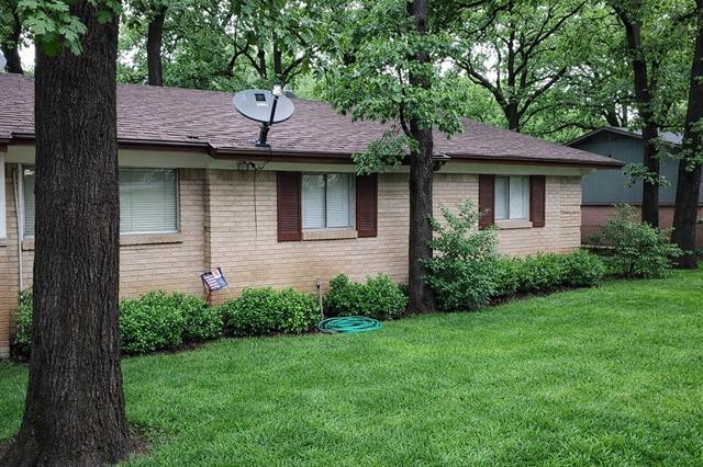 Building Photo - 1911 Mimosa Dr