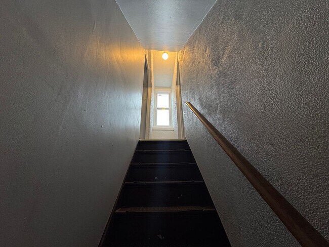 Building Photo - Charming 5BR Home in the Heart of Pittsburgh – Spacious, Stylish & Full of Character