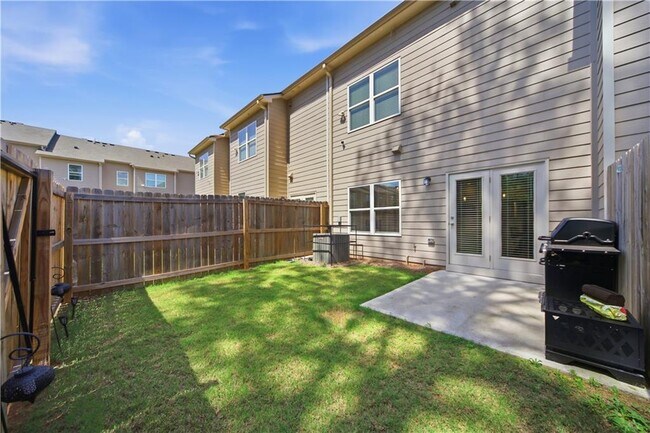 Building Photo - 2360 Rex Dr