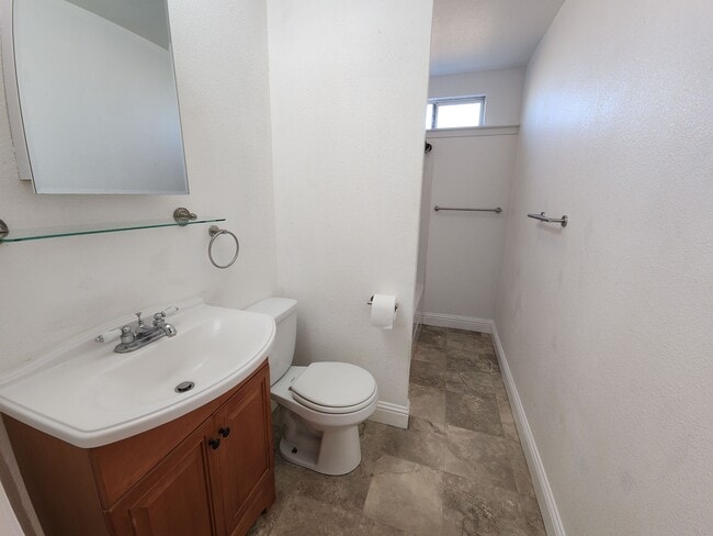 Building Photo - 9411 Windmill St