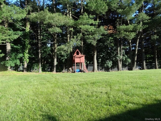 Building Photo - 23 Pasture Ln