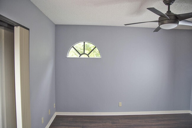 Building Photo - 3935 Village Dr