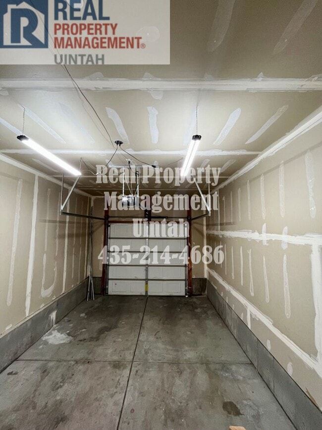 Building Photo - 693 E 1400 S